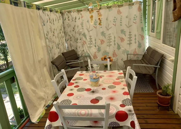 Le Gaoucher مكان تخييم فيل سانت غيرونز